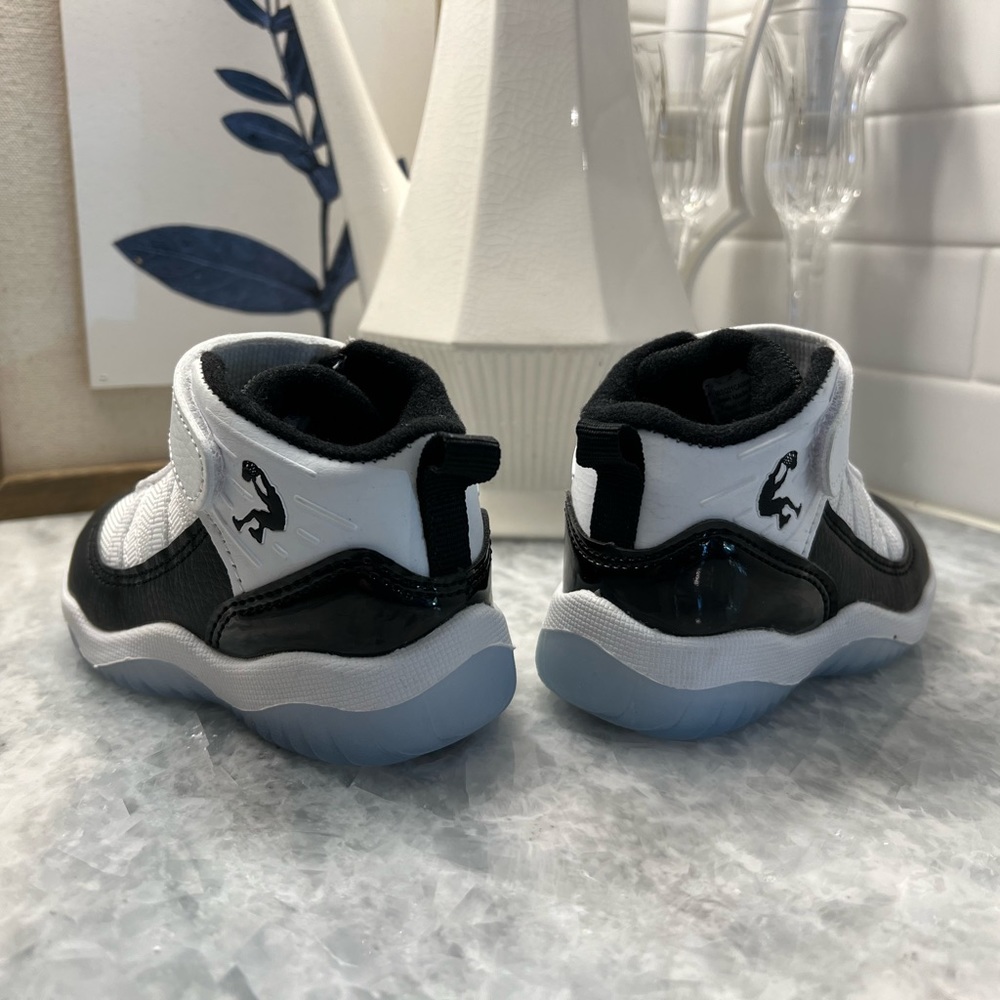 Shaquille O'Neal's Toddle Basketball Sneakers - Picture 4 of 7